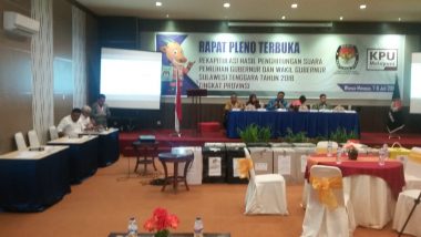 Suasana Pleno Terbuka Rekapitulasi Hasil Penghitungan Suara Pilgub Sultra (Foto: Aden)