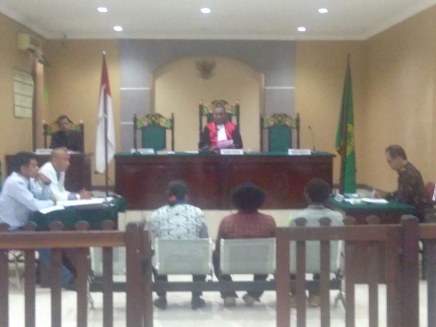 Suasana Sidang Praperadilan Dugaan Ijazah Palsu Milik Plt Bupati Busel (Foto: IST)