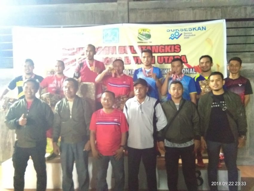 BPS Butur bersama pengurus PBSI Butur (Foto: Haslin)