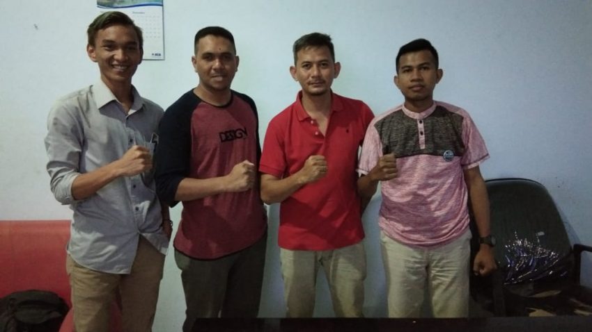 Ketua Granat Kendari, Hendrawan dan Rahmam Ashar bersama anggota Granat Kendari Lainnya (Foto: IST)