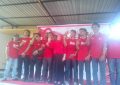 Nirna Lachmuddin (Tenga) Bersama Relawannya (Foto: Jubirman)
