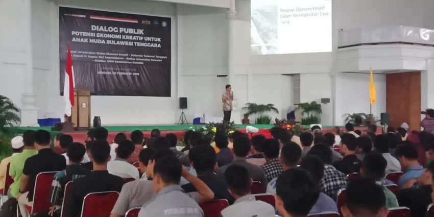 Suasana Dialog Publik di UHO (Foto: Muhammad Rusmin)