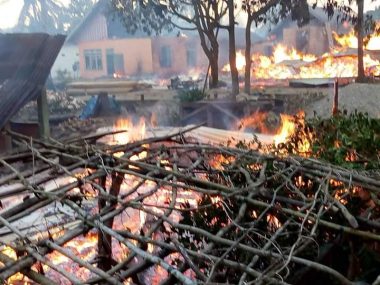 Kondisi Rumah yang Sedang Terbakar (Foto: IST)