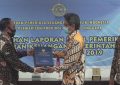 Bupati Konkep, Amrullah Didampingi Ketua DPRD Konkep, Ishak Saat Menerima Predikat WTP dari BPK atas LKPD Tahun 2019 (Foto: IST)